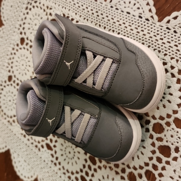 5C Baby Jordan's Nike Hightops - Picture 1 of 6